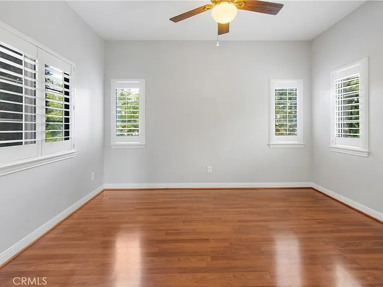 1 Bower Ln — Photo 35
