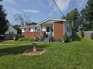 3516 McDaniel Dr, Salem, VA 24153