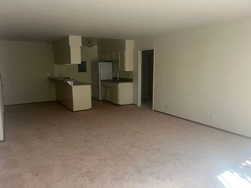 33 Atlas Ave #5