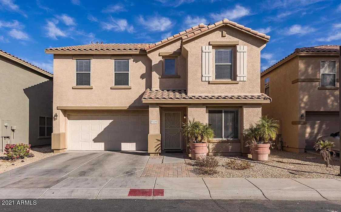 4 bed, 2.5 bath, 2461 sqft, $2,795 — Photo 1