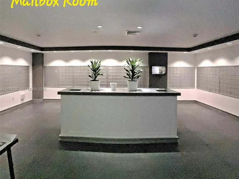 90 SW 3rd St #2208 — Photo 4