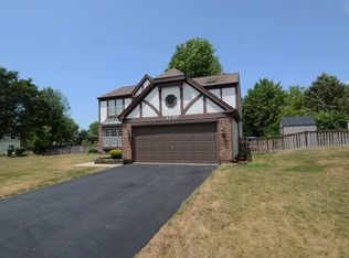 1330 Blue Ridge Pkwy, Algonquin, IL 60102