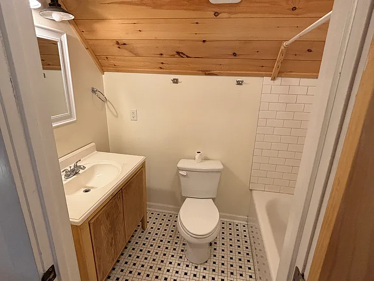 955 N Chase St — Photo 3