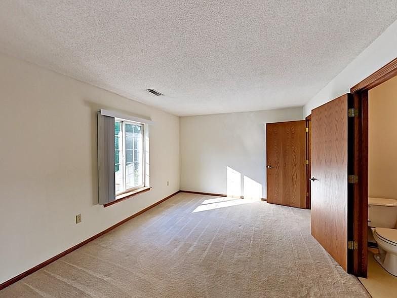 2nd image of 17505 River Birch Dr