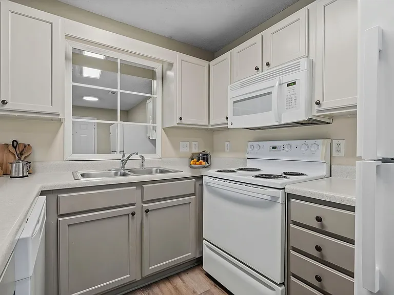 3683 Claypond Rd #C — Photo 36