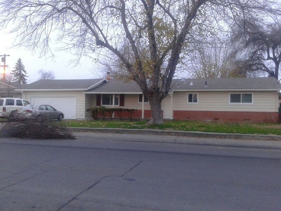 1st image of 1355 E Oak Ave