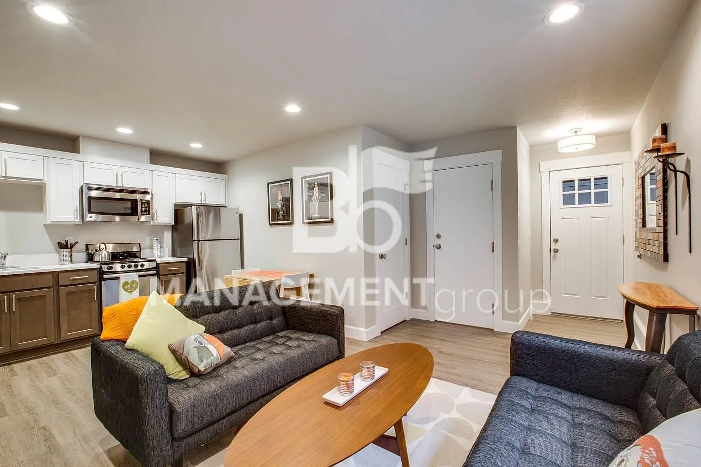 Close-in Modern ADU. Great Location. Close to Shopping. Easy Downtown Commute! — Photo 2
