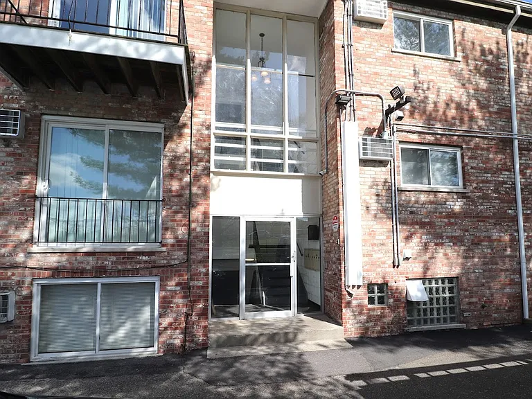 2145 Harrison Ave #6 — Photo 2