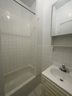 Rented by Peter R. Hungerford, LREB | media 18