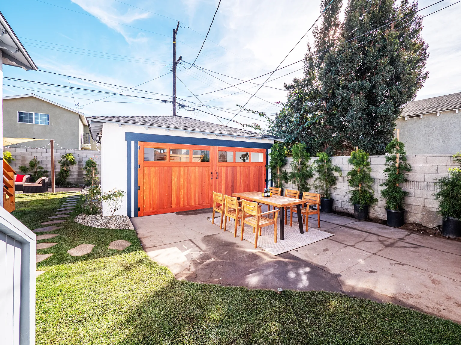 4 bed, 2100 sqft, $9,000 — Photo 3