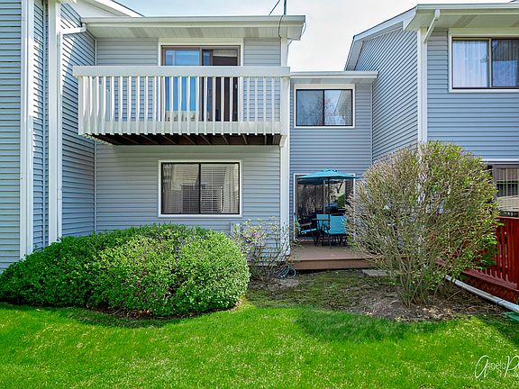 3rd image of 168 Saratoga Ct