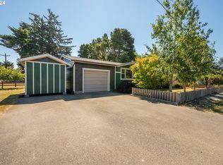 325 Michigan Ave SE, Bandon, OR 97411