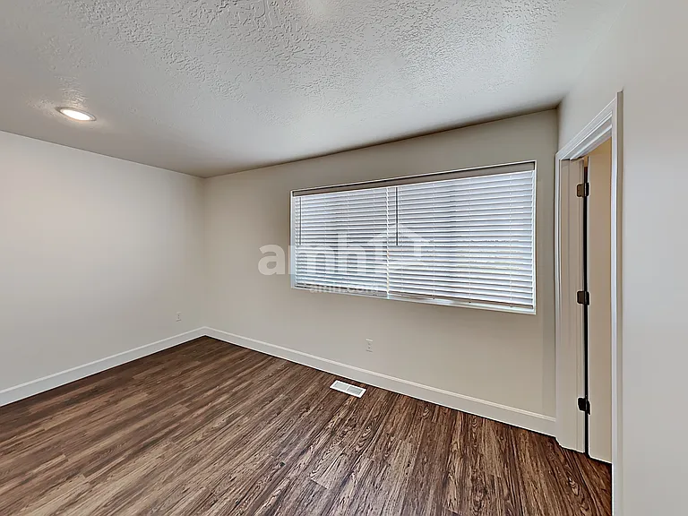 1359 E Perelle Ln — Photo 27