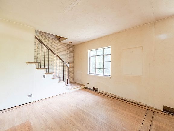 4th image of 17757 Howe Ave