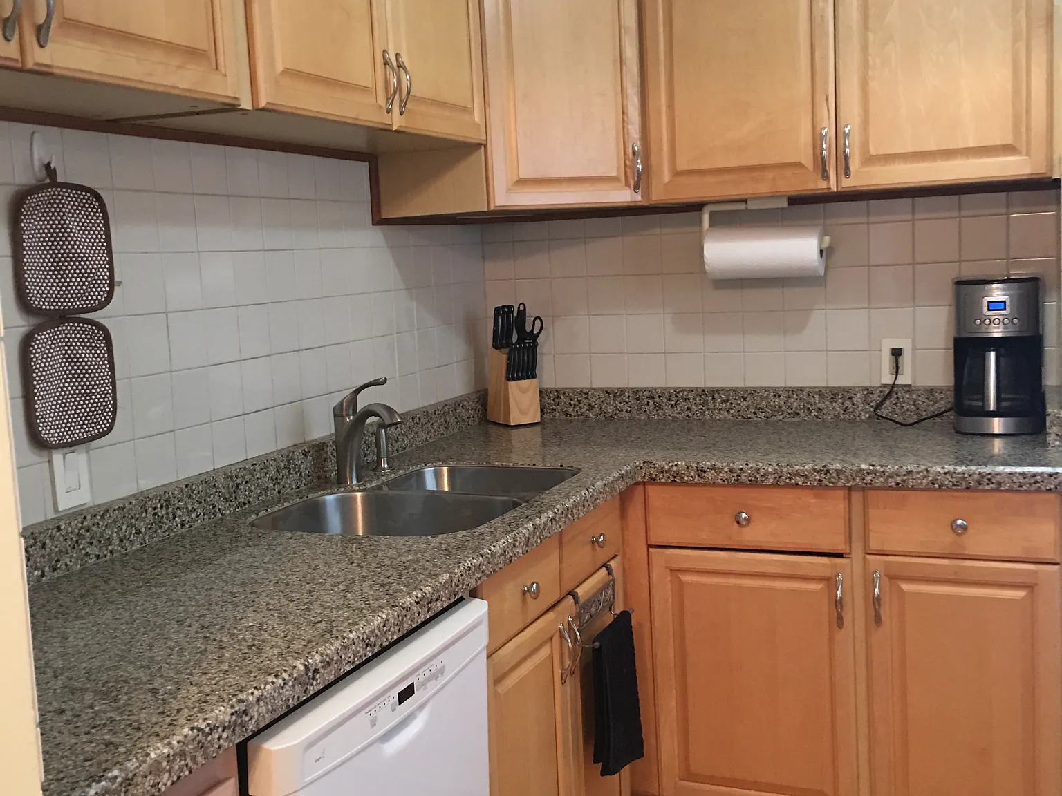 3 bed, 950 sqft, $1,650 — Photo 3
