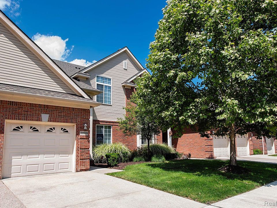29509 Woodpark Cir, photo 2