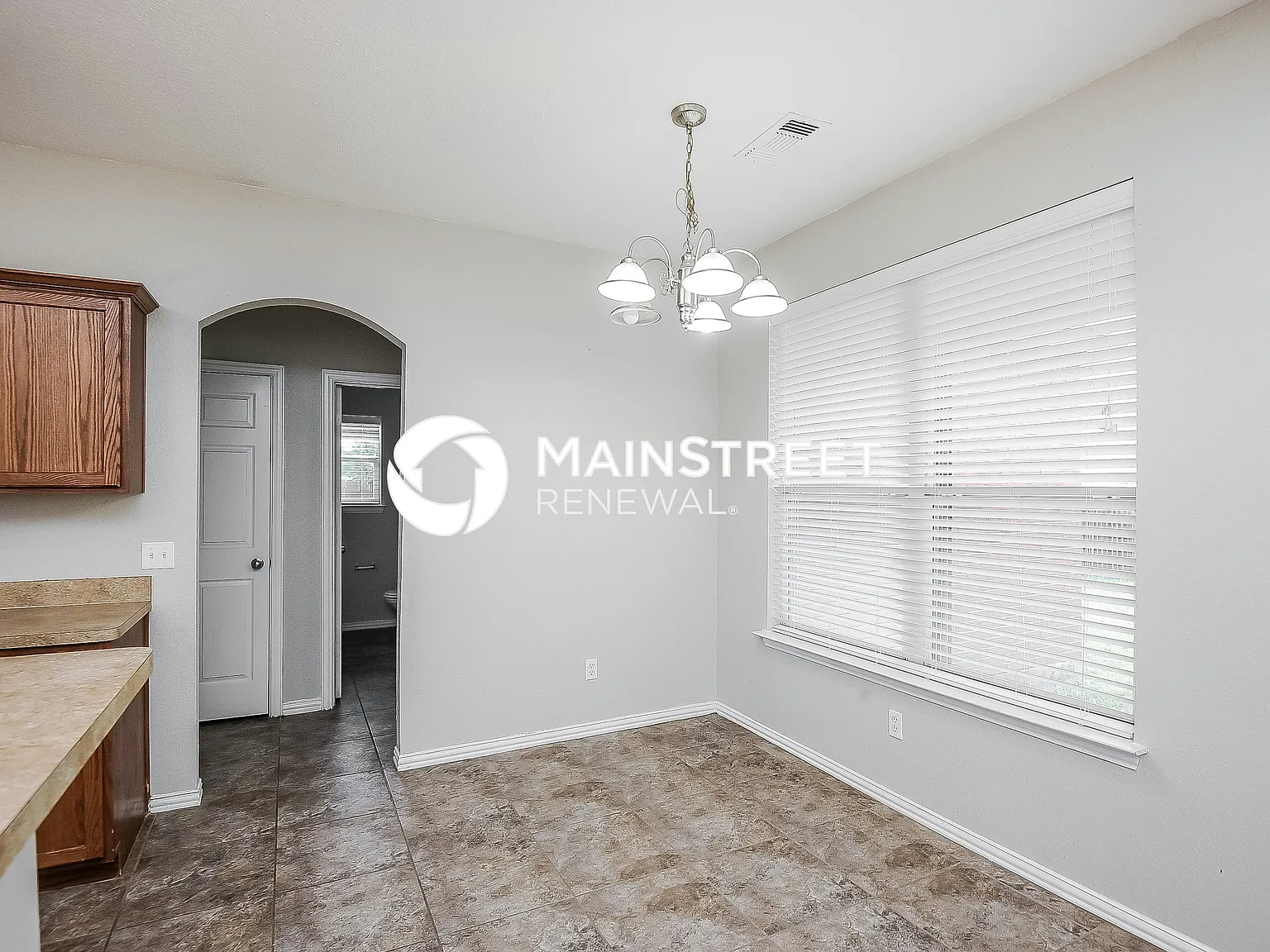 205 Kennedy Dr — Photo 4