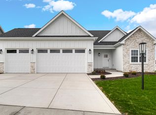 703 Druim Trl, Crown Point, IN 46307