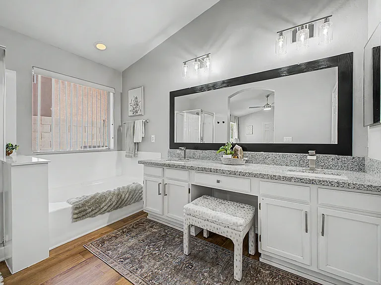 143 N Danyell Ct — Photo 17