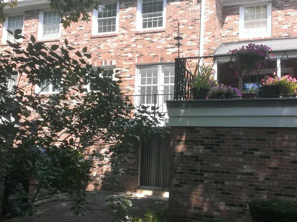5347 Yorkshire Village Ln, Columbus, OH 43232