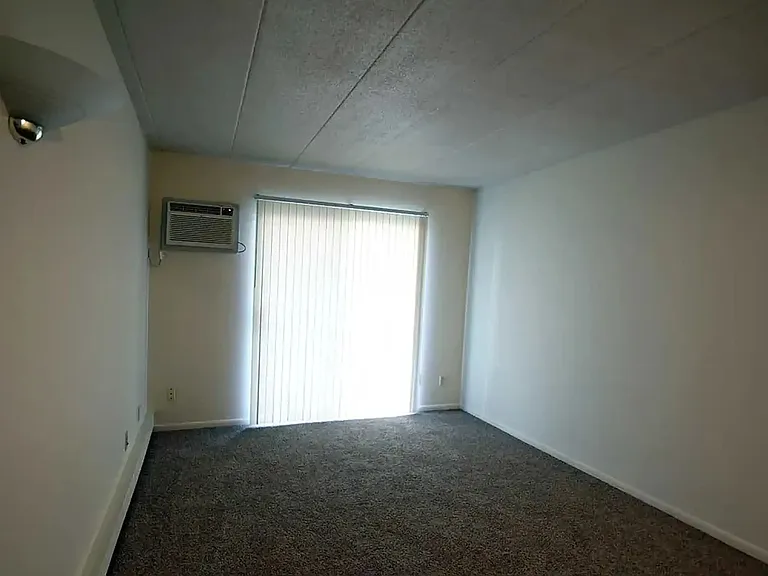 Ravenwood Apartments — Photo 6