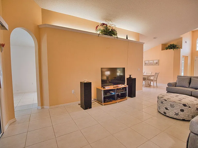 1191 Harbor Town Way — Photo 8