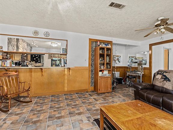 4th image of 1271 County Road 443
