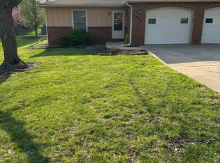 2009 Shirley Ln, Manhattan, KS 66502