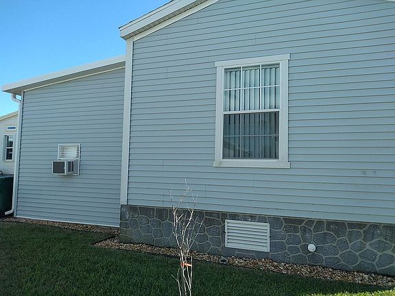 4th image of 250 Norwich Ln