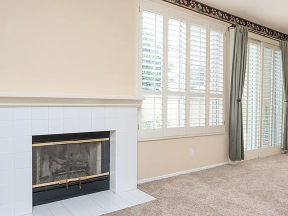 4th image of 4863 La Vella Dr