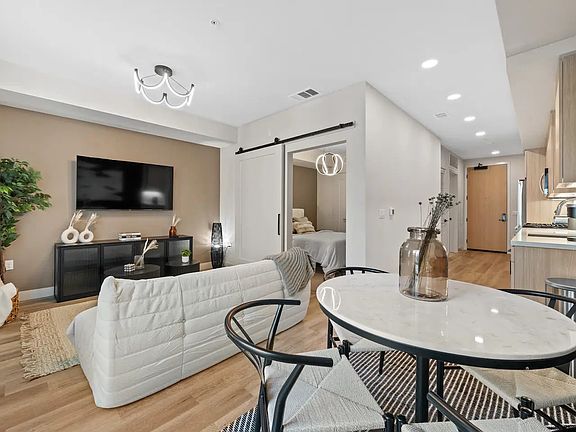2nd image of 652 W Sunflower Ave #248