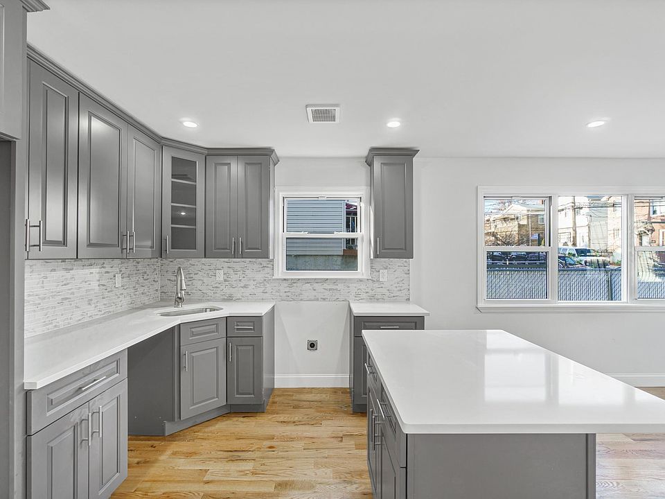 1st image of 2916 Scott Pl #C