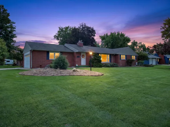 903 Thorntree Blvd, Jackson, MI 49203