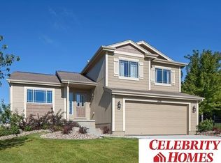 8902 S 68th St, Papillion, NE 68157