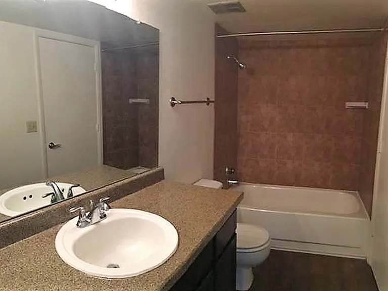 Rio Cancion Apartments — Photo 53