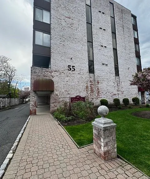 55 Clinton Pl #510 — Photo 28