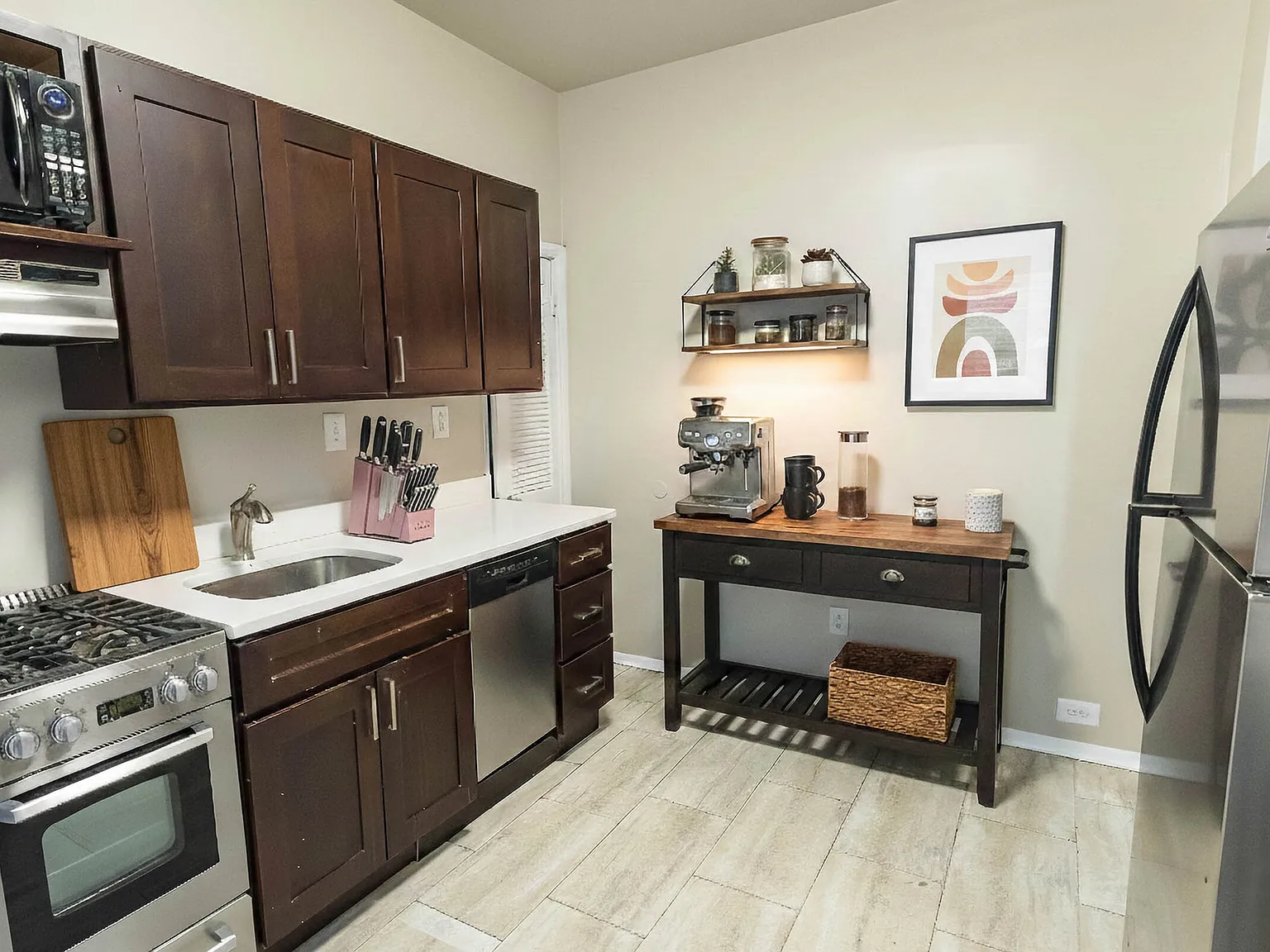 1 bed, 475 sqft, $1,600 — Photo 2