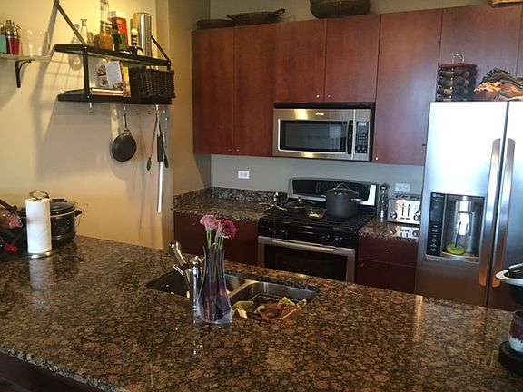 2nd image of 2472 W Foster Ave APT 402