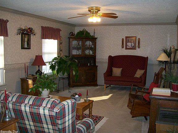 4th image of 105 Birdie Ln