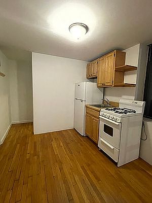 2nd image of 404 W 50th St #2
