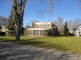 28742 W Golf View Dr, Spring Grove, IL 60081