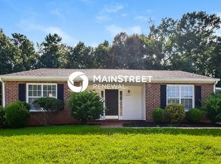 5543 Pine Gate Dr, College Park, GA 30349