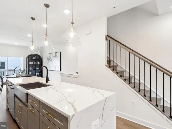 2166 Henson Norris St, Rockville, MD 20850