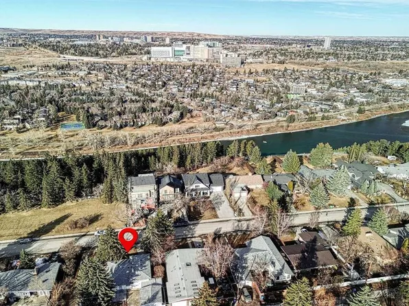 75 N Wildwood Dr SW, Calgary, AB T3C 3C6