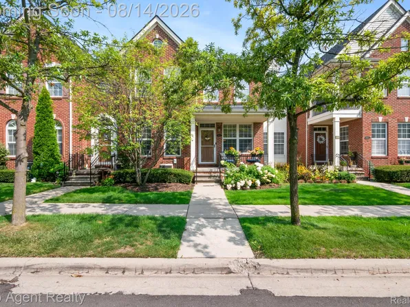 14443 Victoria Dr, Sterling Heights, MI 48313