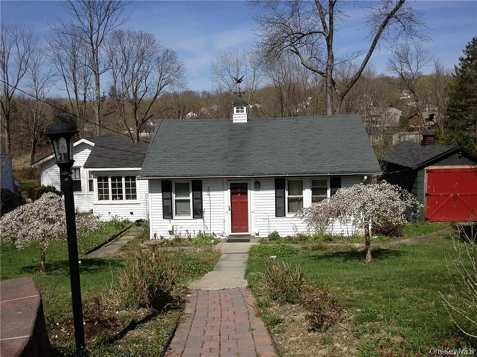 17 Brookside Rd