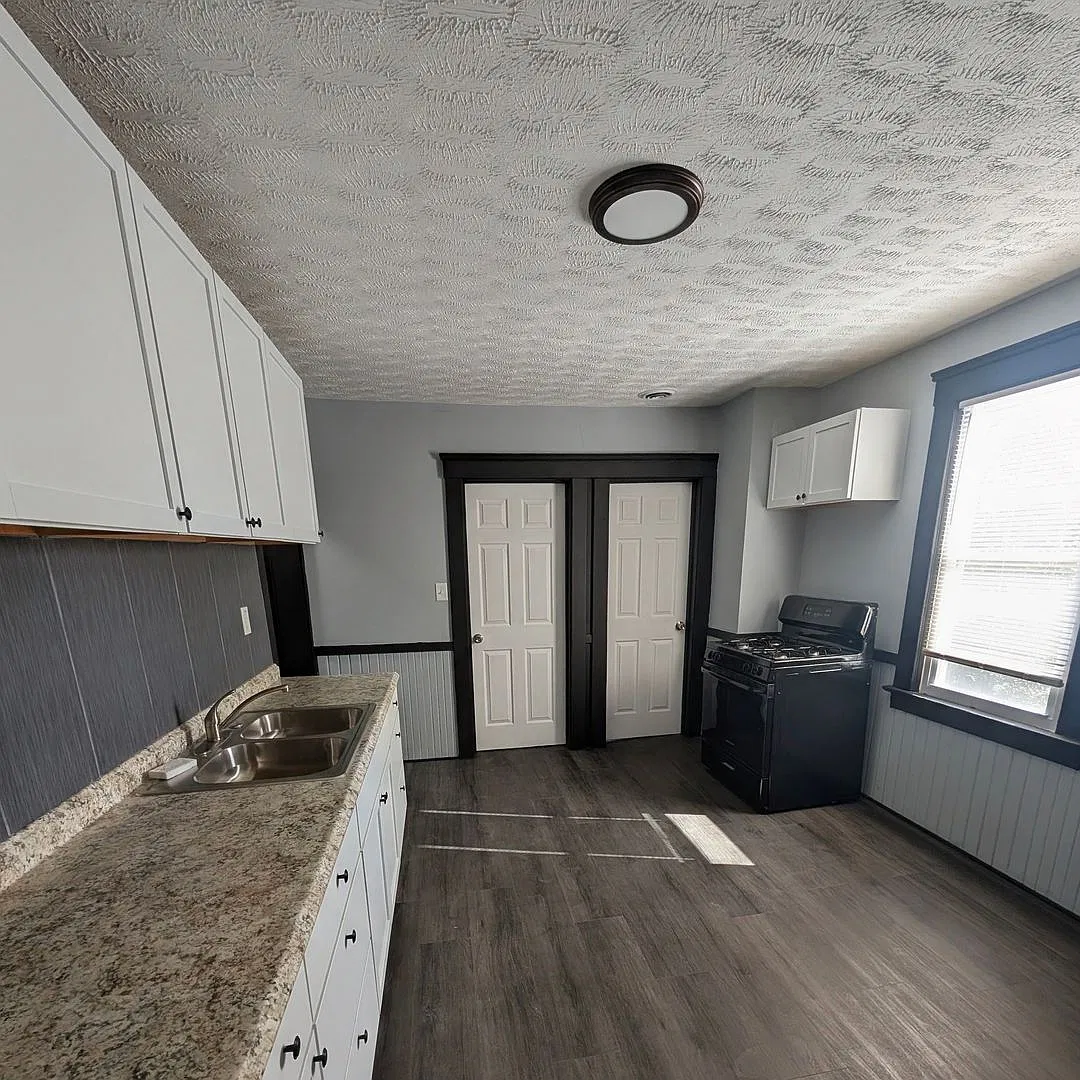 1431 Rowley Ave — Photo 4