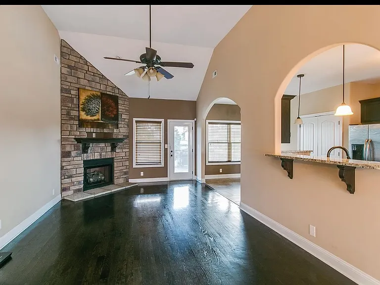 1132 Henry Place Blvd — Photo 4