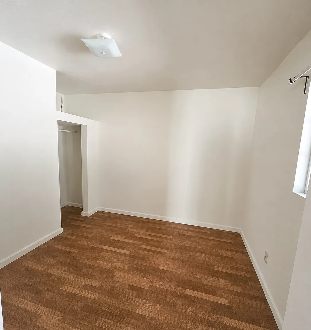 1 bed, 1000 sqft, $900 — Photo 1
