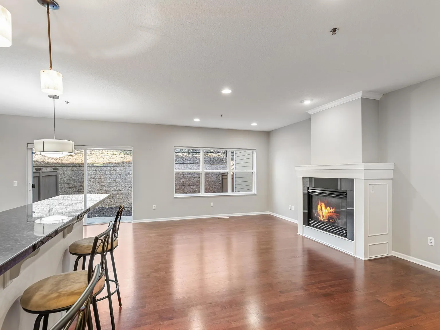 3 bed, 2.5 bath, 3194 sqft, $3,500 — Photo 2